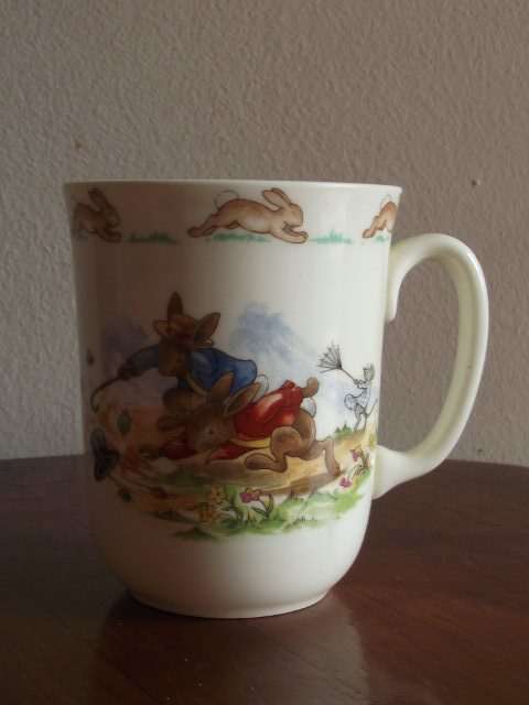 LOVELY ROYAL DOULTON BUNNYKINS MUG
