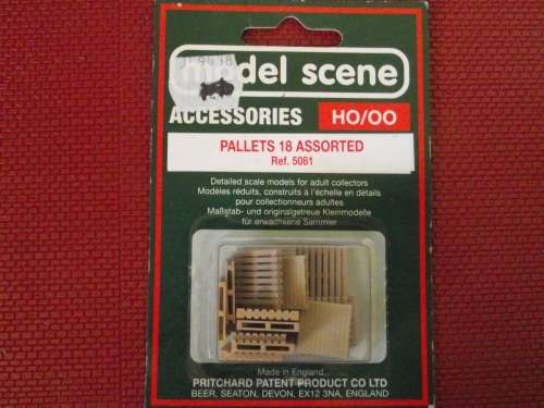 MODEL SCENE  HO / OO PALLETS --- 5801