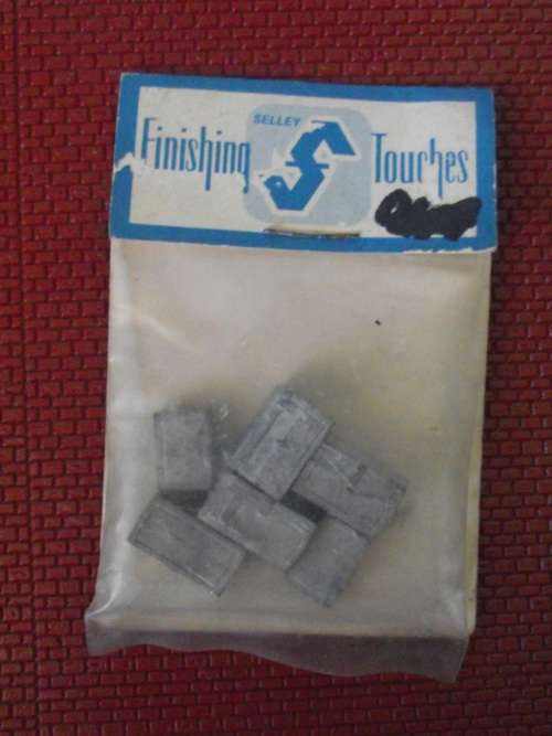 HO SCALE FINISHING TOUCHES LINE SIDE BOXES