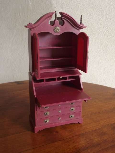 VINTAGE MARX DOLLHOUSE SECRETARY SLIGHT DAMAGE