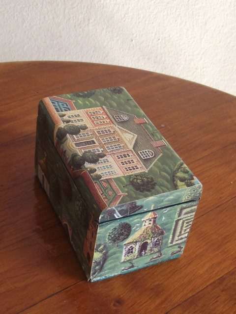 WOODEN DOLLHOUSE CHEST