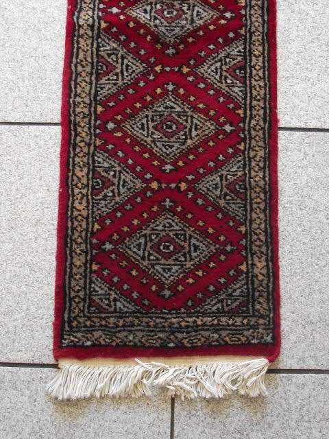 SMALL HAND WOVEN PERSIAN CARPET (TABLE RUNNER)