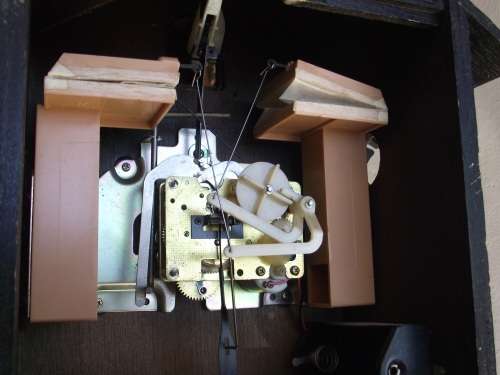 BATTERY RHYTHM CUCKOO CLOCK