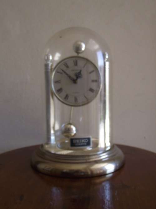 SEIKO BATTERY POWERED ANNIVERSARY CLOCK GLASS DOME