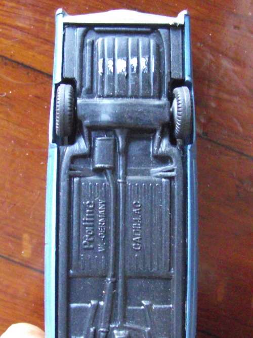 HO SCALE PRALINE CADILLAC