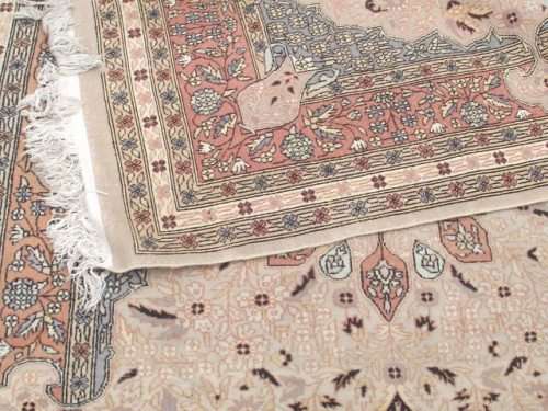 HAND WOVEN PERSIAN CARPET