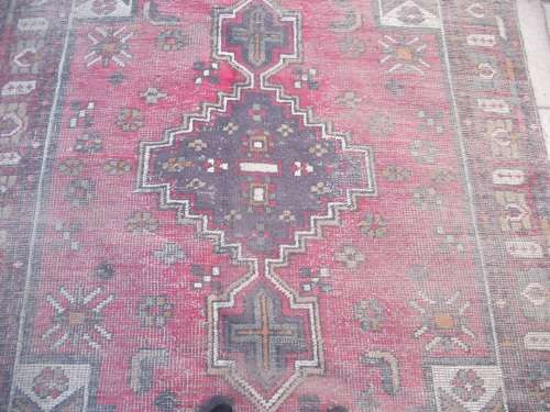 HAND WOVEN PERSIAN CARPET