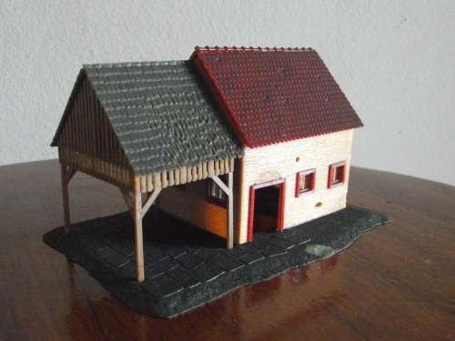 HO SCALE FARM BUILDING