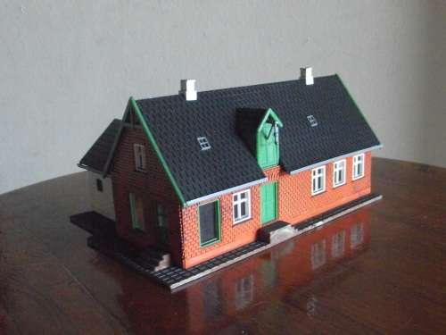 HO SCALE BUILDING