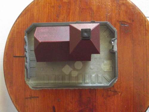 HO SCALE WALLED IN CHURCH