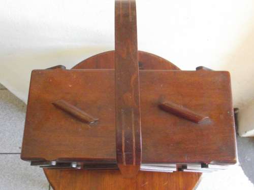 VINTAGE WOODEN CONCERTINA SEWING BOX