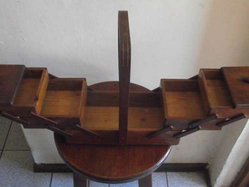 VINTAGE WOODEN CONCERTINA SEWING BOX