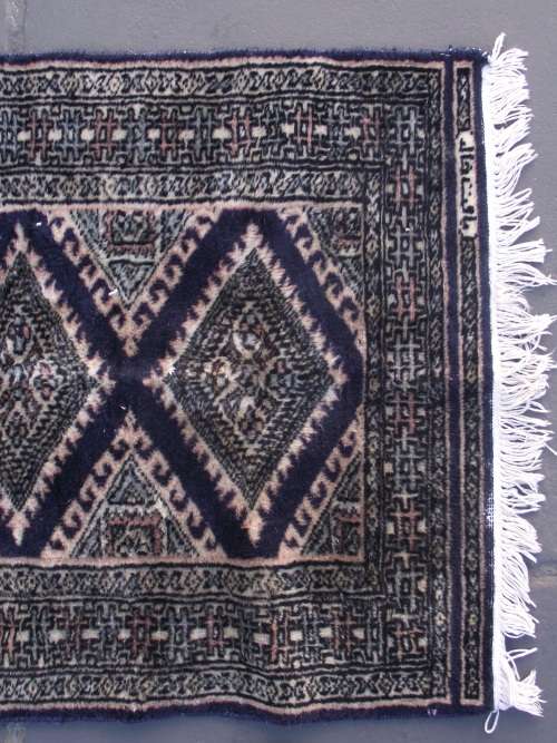 HAND WOVEN PERSIAN RUG