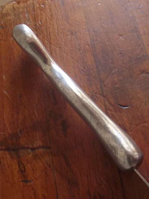 GORGEOUS CARROL BOYES BREAD KNIFE-WAVE