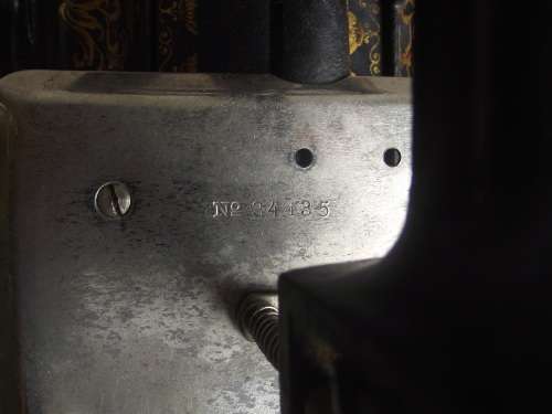 VINTAGE  MULLER 12 CAST IRON TOY SEWING MACHINE