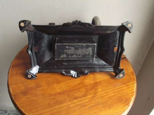 VINTAGE  MULLER 12 CAST IRON TOY SEWING MACHINE