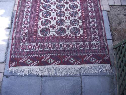 HAND WOVEN PERSIAN RUG