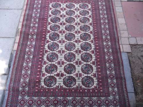 HAND WOVEN PERSIAN RUG