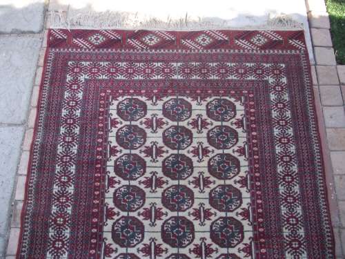 HAND WOVEN PERSIAN RUG