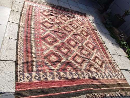 LARGE KILIM --- SIZE 2M900 X 2M200