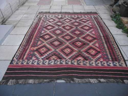 LARGE KILIM --- SIZE 2M900 X 2M200