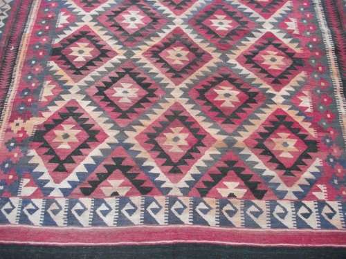 LARGE KILIM --- SIZE 2M900 X 2M200