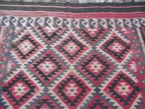 LARGE KILIM --- SIZE 2M900 X 2M200