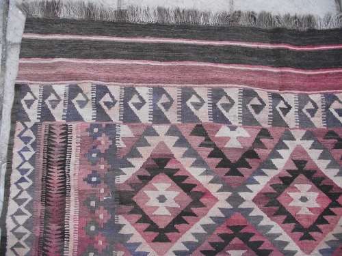 LARGE KILIM --- SIZE 2M900 X 2M200