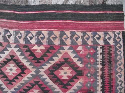 LARGE KILIM --- SIZE 2M900 X 2M200
