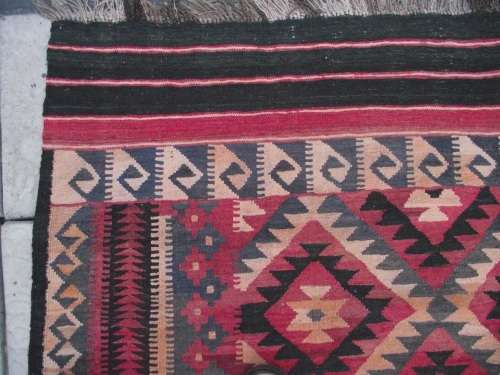 LARGE KILIM --- SIZE 2M900 X 2M200