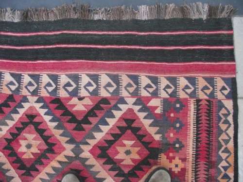 LARGE KILIM --- SIZE 2M900 X 2M200