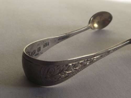 LOVELY HALLMARKED BIRMINGHAM STERLING SILVER SUGAR TONGS, MAKERS MARK J.G