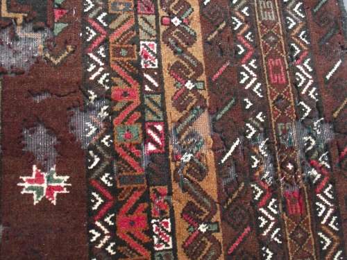 HAND WOVEN BALOUCH PERSIAN RUG --- HAS SOME BALDING