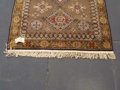 HAND WOVEN PERSIAN CARPET