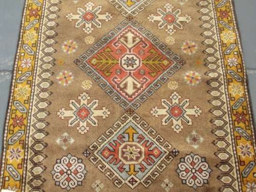 HAND WOVEN PERSIAN CARPET