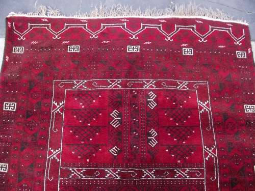 HAND WOVEN PERSIAN CARPET