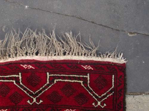 HAND WOVEN PERSIAN CARPET