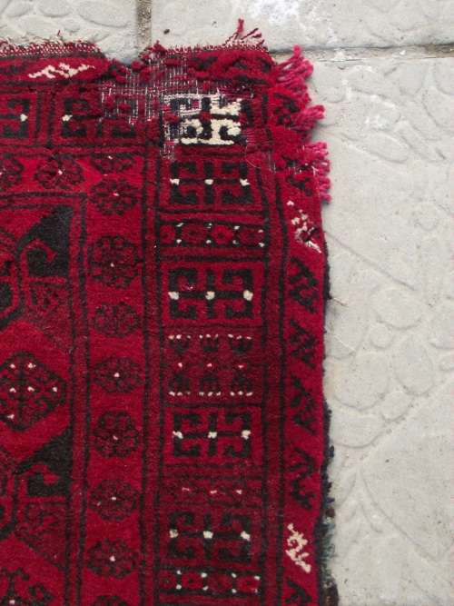 HAND WOVEN PERSIAN CARPET