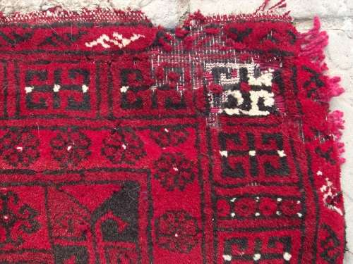 HAND WOVEN PERSIAN CARPET