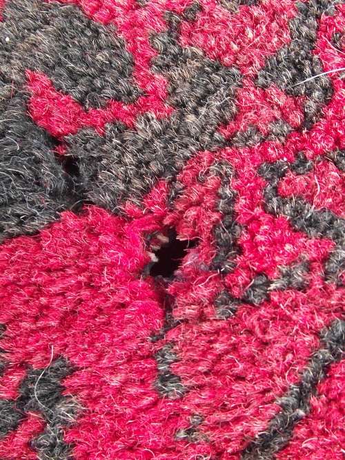 HAND WOVEN PERSIAN CARPET