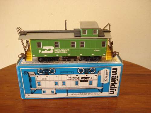 MARKLIN HO GAUGE CABOOSE CAR-BURLINGTON NORTHERN -- 4775