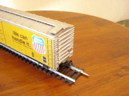 HO SCALE UNION PACIFIC PLUG DOOR BOXCAR