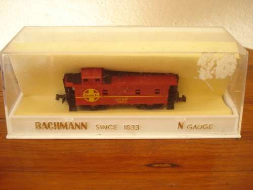 N SCALE BACHMANN SANTA FE CABOOSE