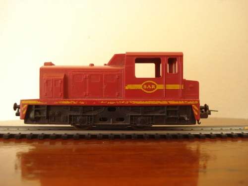 LIMA HO SCALE SAR DIESEL SHUNTER