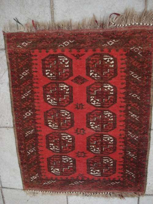 HAND WOVEN PERSIAN RUG