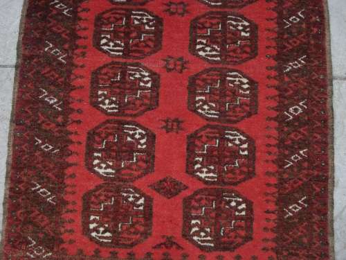 HAND WOVEN PERSIAN RUG