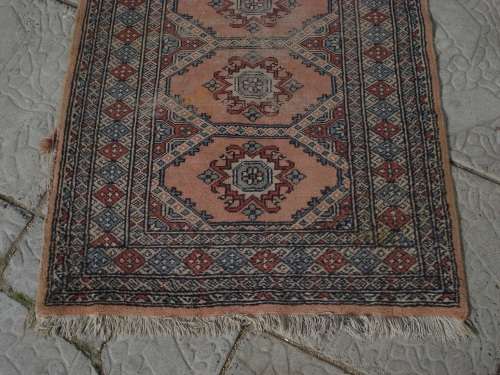 HAND WOVEN PERSIAN RUG