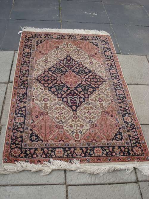 HAND WOVEN PERSIAN CARPET