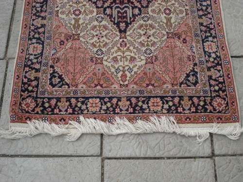 HAND WOVEN PERSIAN CARPET
