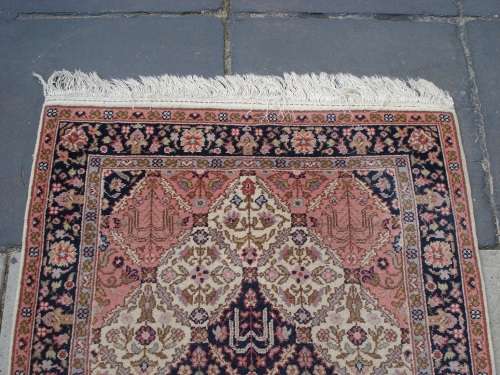 HAND WOVEN PERSIAN CARPET